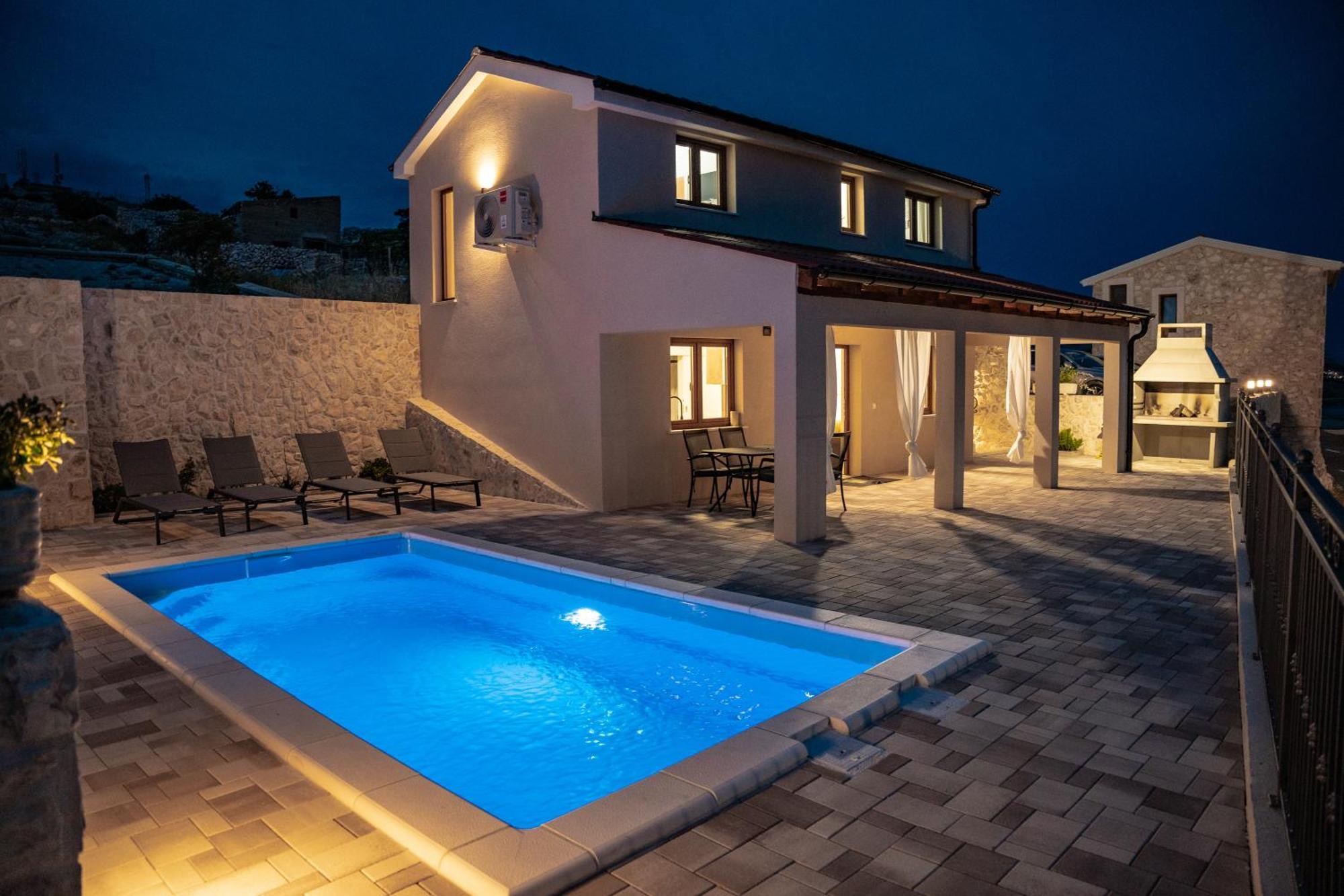 Villa Kamia With Private Heated Pool And Electric Vehicle Adapter Zubovići Extérieur photo