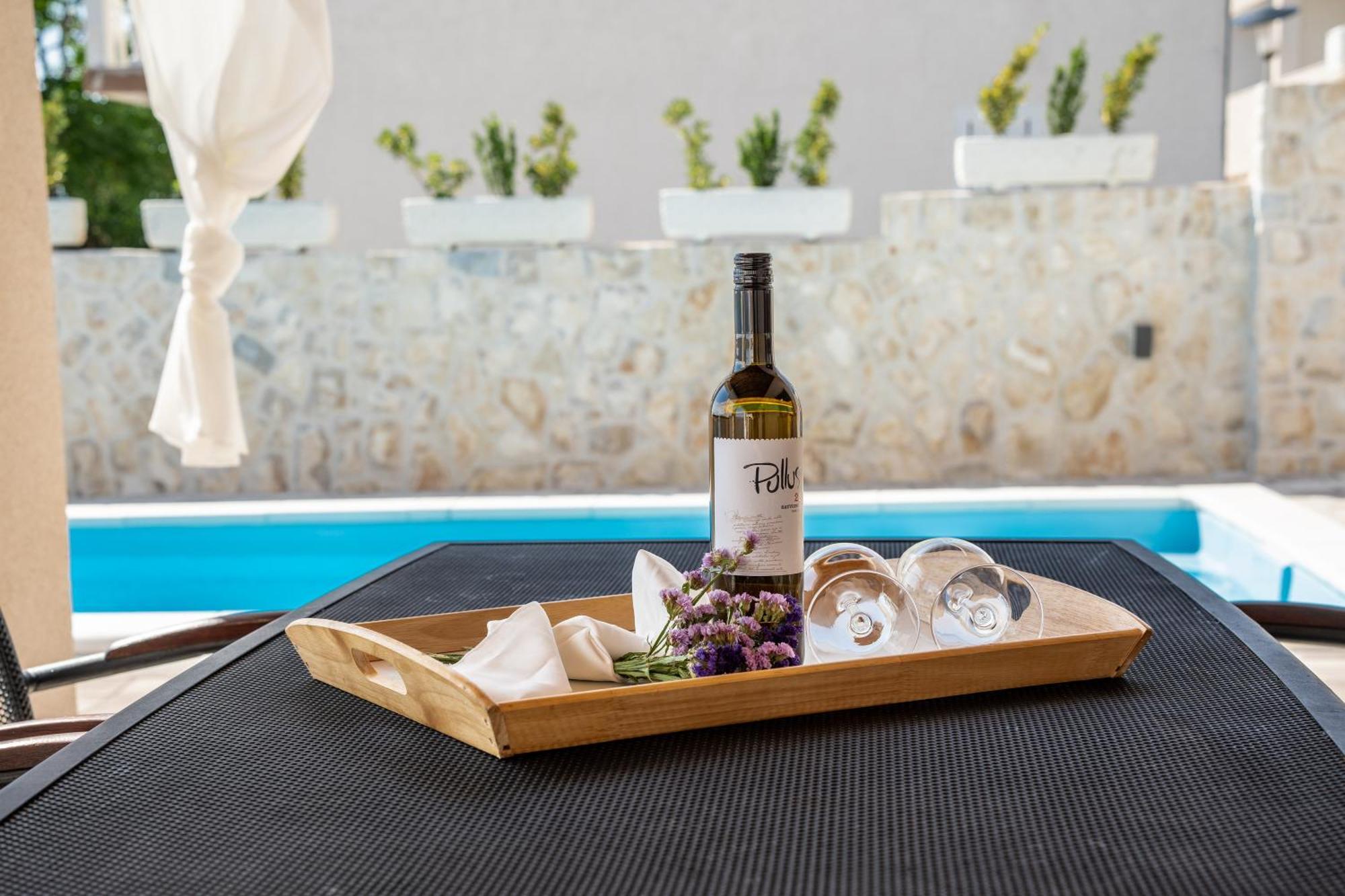 Villa Kamia With Private Heated Pool And Electric Vehicle Adapter Zubovići Extérieur photo