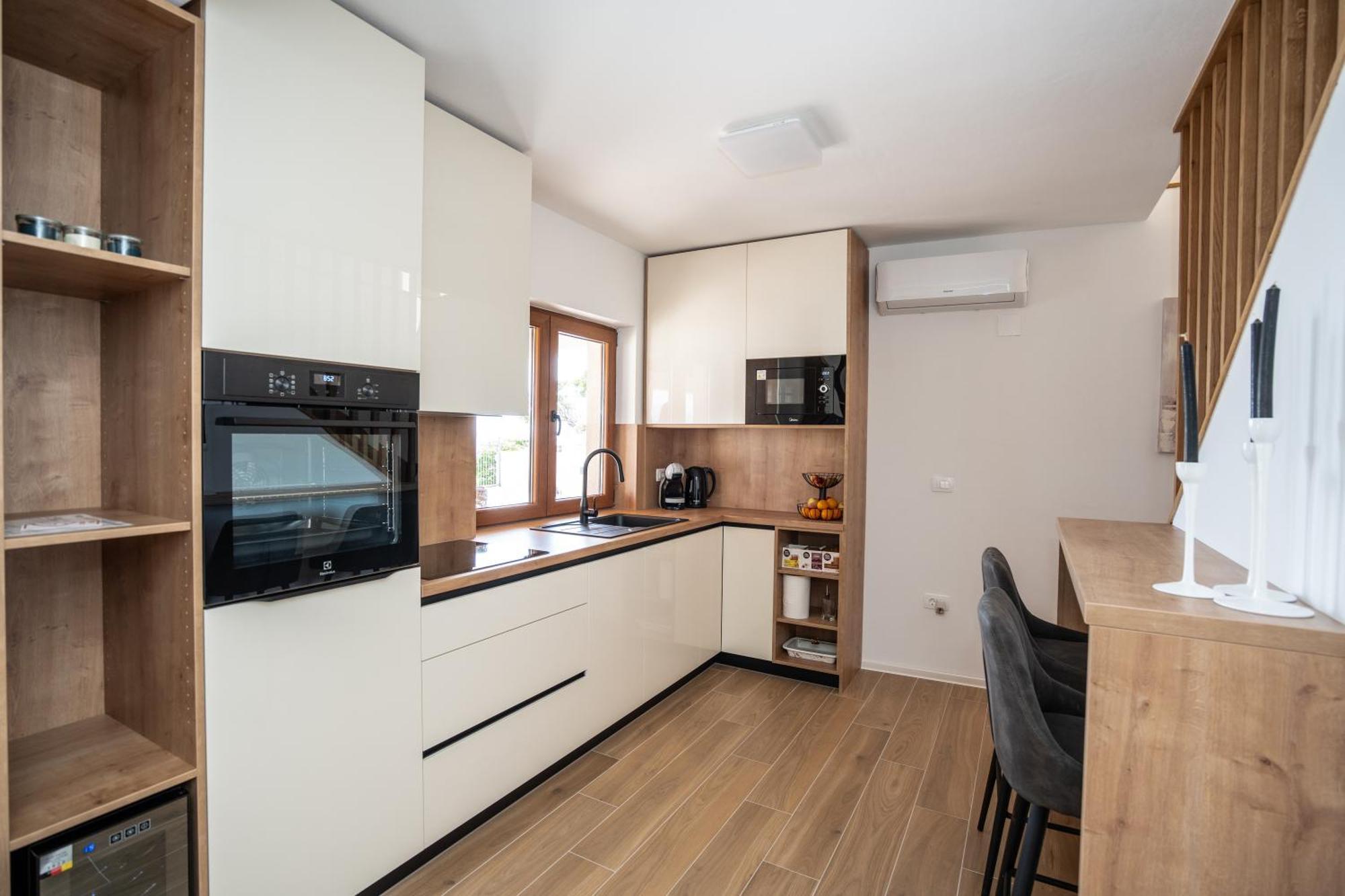 Villa Kamia With Private Heated Pool And Electric Vehicle Adapter Zubovići Extérieur photo
