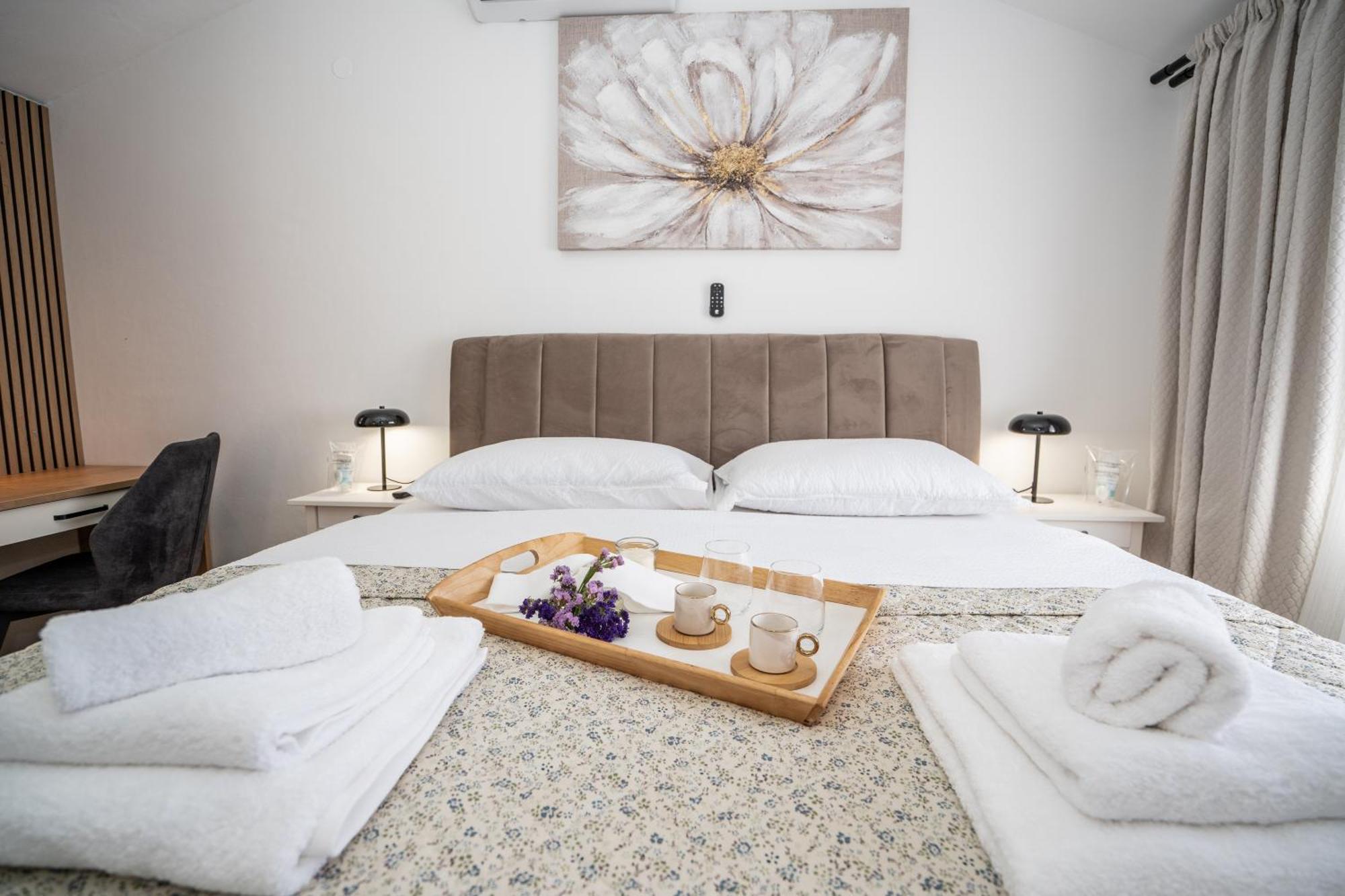 Villa Kamia With Private Heated Pool And Electric Vehicle Adapter Zubovići Extérieur photo