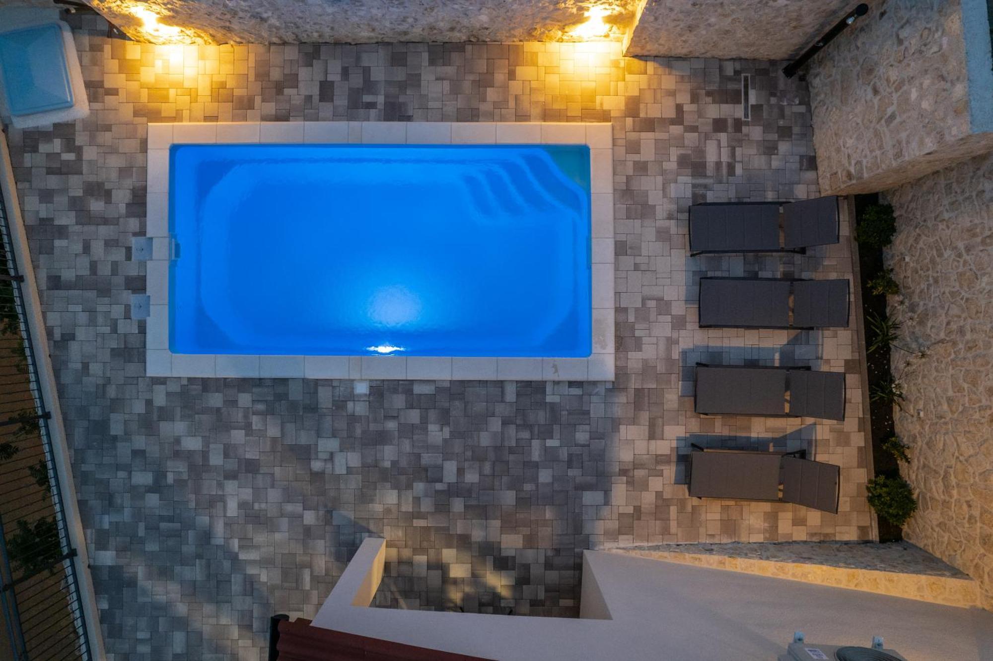 Villa Kamia With Private Heated Pool And Electric Vehicle Adapter Zubovići Extérieur photo