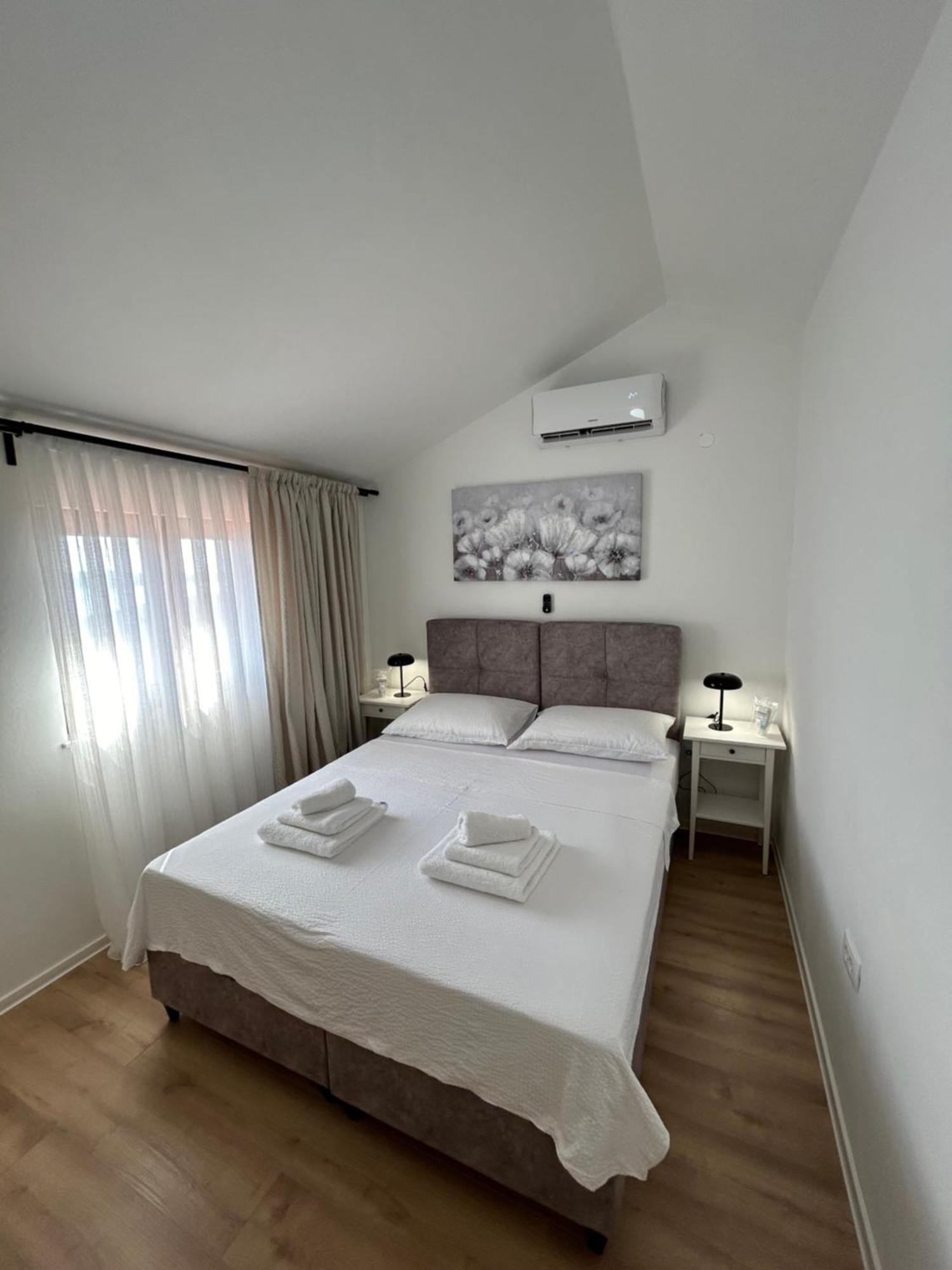 Villa Kamia With Private Heated Pool And Electric Vehicle Adapter Zubovići Extérieur photo